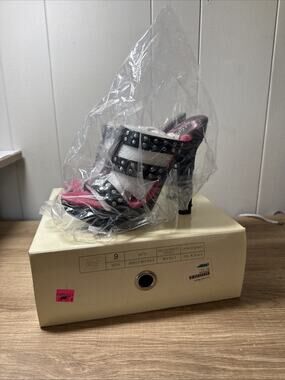 Gun Heal Pumps Pink/black The Highest Heel Collection Sz 6 New